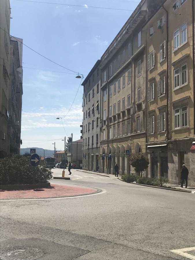 Dede'S Home Trieste Bagian luar foto